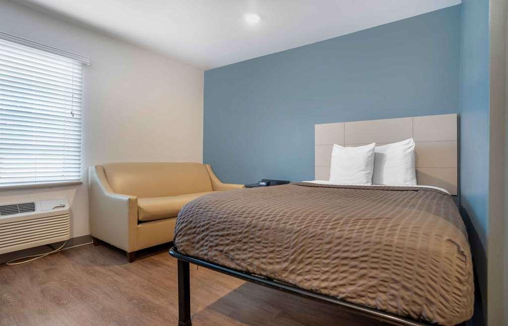 Extended Stay America Select Suites - Pensacola - Northeast Ferry Pass Номер фото