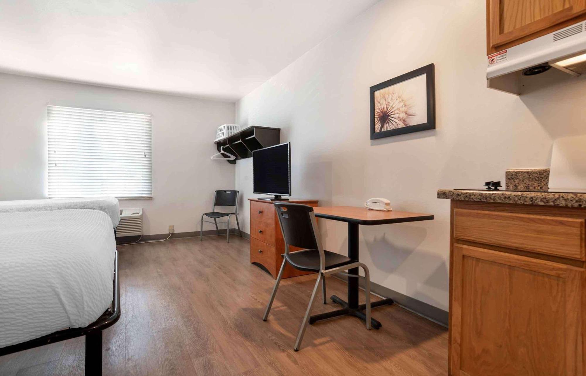 Extended Stay America Select Suites - Pensacola - Northeast Ferry Pass Экстерьер фото